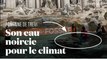 La fontaine de Trevi en Italie noircie par des activistes pour le climat