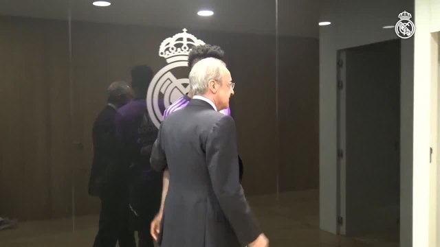 Reunión FLORENTINO-VINICIUS por los insultos RACISTAS | Diario AS