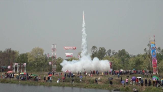 Tayland'da Yağmur Mevsiminin Habercisi Roket Festivali Kutlandı