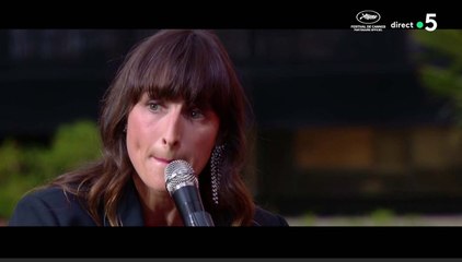 Zapping du 22/05 : Gros moment de gêne pour Juliette Armanet victime d'un bug technique