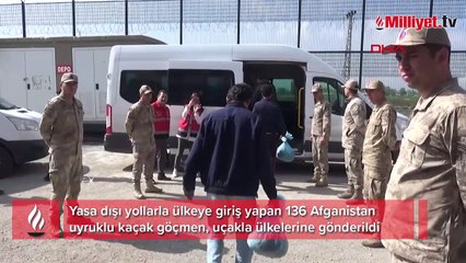 Ağrı’dan 136 Afganistanlı kaçak göçmen uçakla ülkelerine gönderildi