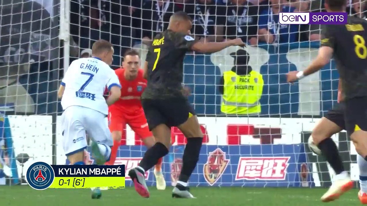 Mbappé double leaves PSG with one hand on trophy