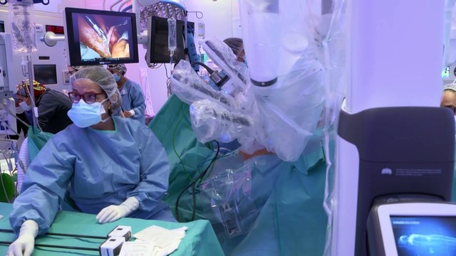 Nace en el Hospital Clínic el bebé de la primera mujer trasplantada de útero en España