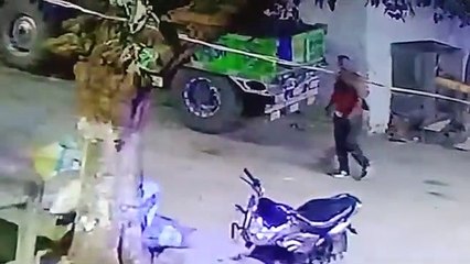 मुरैना में बदमाशों ने ट्रैक्टर-बाइक उठाने का किया प्रयास, भागे बदमाश