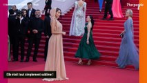 Nabilla stylée à Cannes dans un robe dos nu à capuche : la star fait sensation sur le tapis rouge en solo