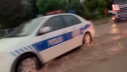 Amasya’da sağanak sonrası yollar göle döndü