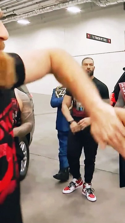 Roman-Reigns-Vs-Solo-Fighting