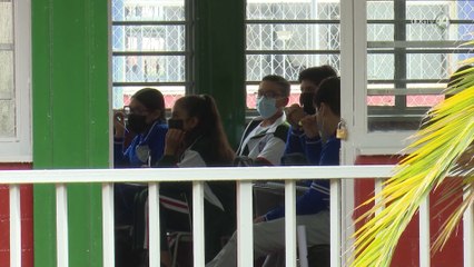 Van por estudiantes bilingües en Jalisco