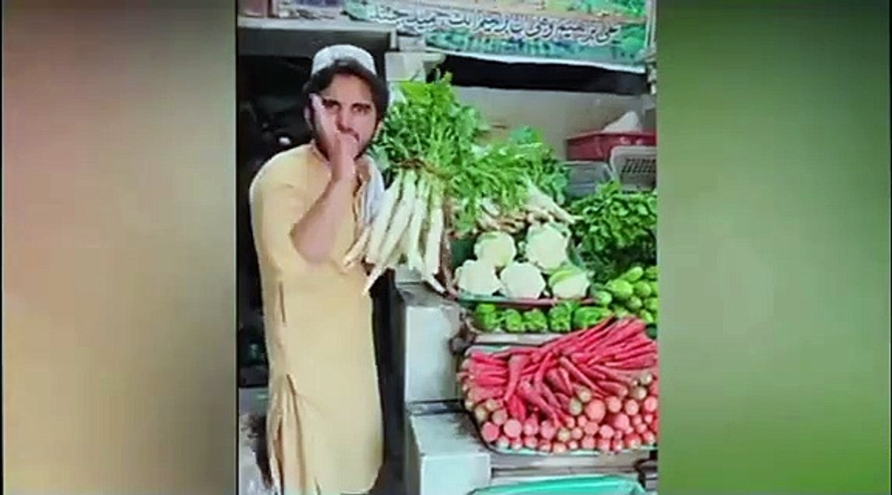 Pakistani_people_are_the_best_comedians_in_the_word___Funny_tik_tok_videos_which_make_you_laugh_%F0%9F%98%82__(360p)