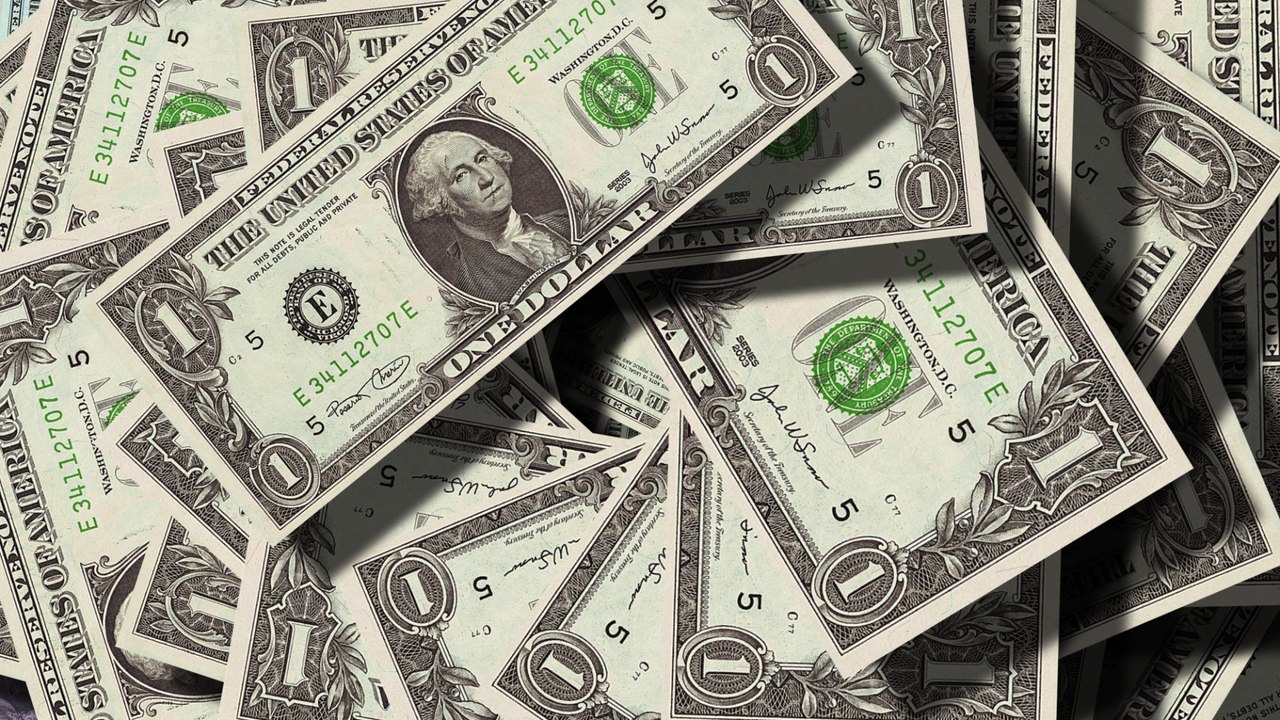 “Es imposible pensar en el dólar fuera de la mentalidad del venezolano”: economista sobre propuesta de Maduro de “desdolarizar” a Venezuela