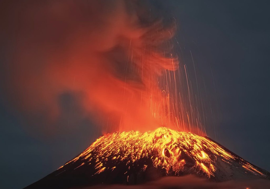 Así se ven 3 HORAS de actividad de un VOLCÁN
