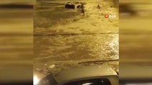 Mersin'de yağmur etkili oldu, onlarca araç sular içinde kaldı