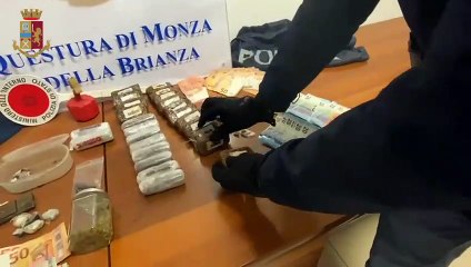 Tre chili di droga nel box, due arresti in Brianza