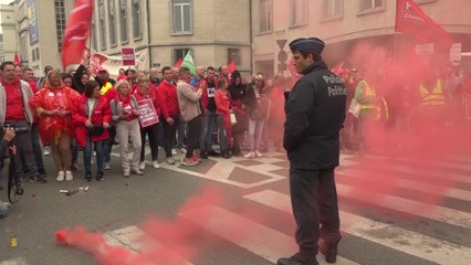 Dumping social : lae FGTB dépose une couronne mortuaire devant la FEB