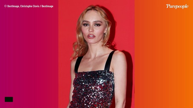 Lily-Rose Depp sexy recouverte de sequins, Léna Situations affiche une chute de reins affolante