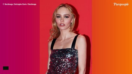 Lily-Rose Depp sexy recouverte de sequins, Léna Situations affiche une chute de reins affolante