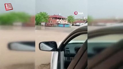Çorum’da kuvvetli sağanak hayatı felç etti