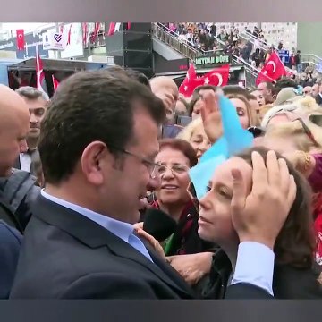 Ekrem İmamoğlu’nu görmek için okula gitmeyen çocuk: Okulu astım geldim Eko başkan.