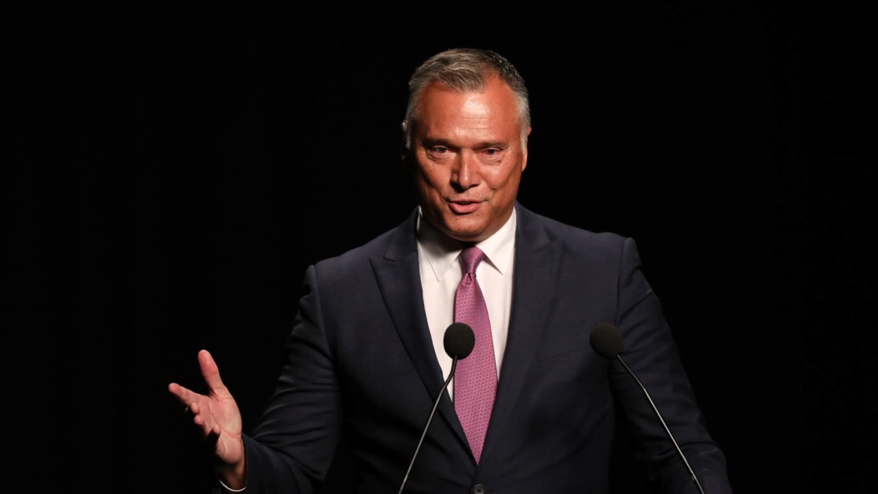 Krönungsbericht sorgt für rassistische Anfeindungen: Berühmter Fernsehjournalist kündigt