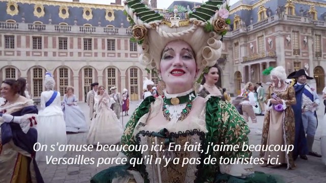 Costumes et perruques au château de Versailles pour les Fêtes Galantes