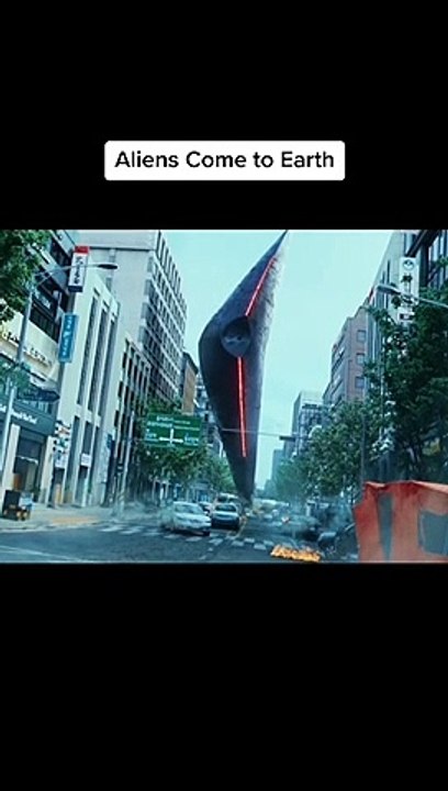 ALIENS COME TO EARTH NETFLIX CLIPS
