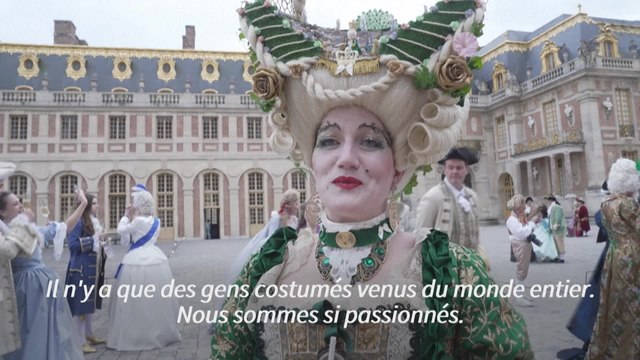 Costumes et perruques au château de Versailles pour les Fêtes Galantes