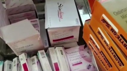 बदायूं: धड़ल्ले से बेच रहे थे नामी कंपनी के नकली सामान, जब्त किए प्रोडक्ट