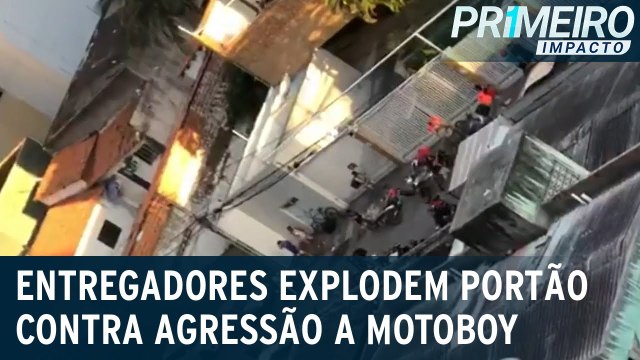 Entregadores explodem portão após morador discutir com motoboy