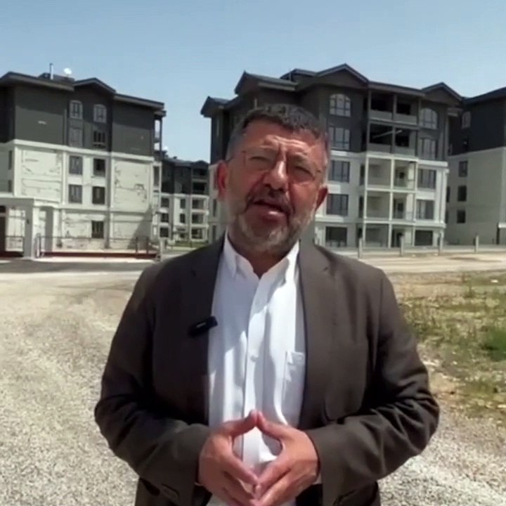 Veli Ağbaba’dan AKP’li belediye başkanına tepki: Azanlar Malatya’da15 kat ruhsat veren belediye başkanları değil mi?