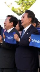 윤 대통령 옆자리엔 MZ세대 스타트업 대표, 치맥 대화도