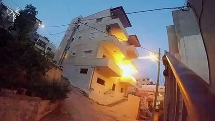 الجيش الاسرائيلي يفجر منزل فلسطيني نفذ هجوما ضد اسرائيليين