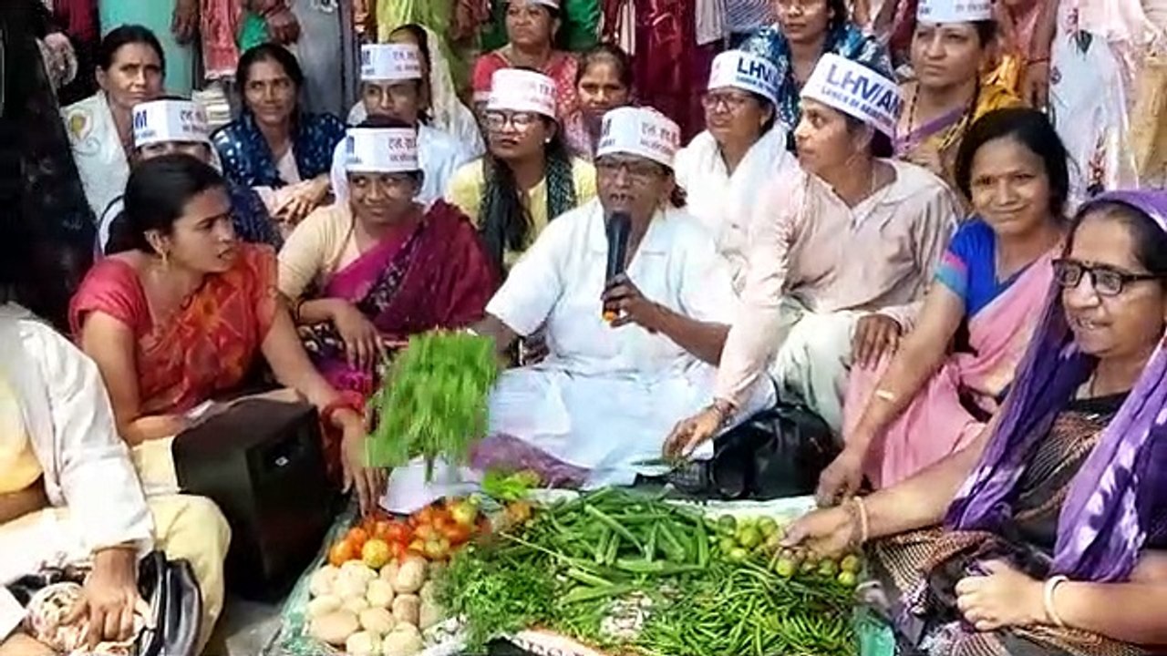 एलएचवी और एएनएम ने जताया विरोध, किया प्रदर्शन
