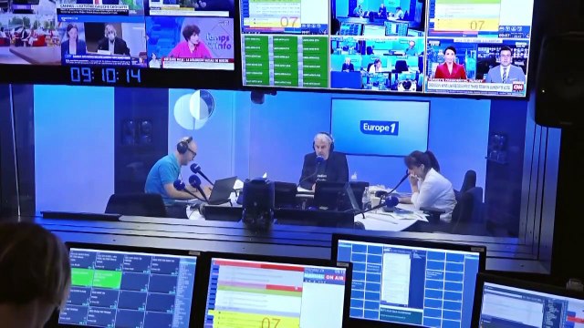Patrick Cohen quitte Radio France et deux femmes font 500 kilomètres en stop pour postuler à l'émission «Pékin Express»