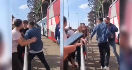 Ajaxlı futbolcunun bir taraftara yumruk attığı anlar gündem oldu