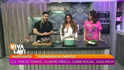 Karina "La Diamond" pone nervioso a Carlos Posadas