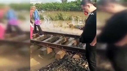 Download Video: Mersin'de yağışlar tren seferlerini durdurdu