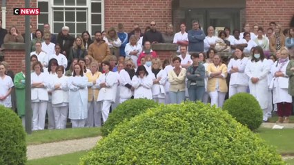 CHU de Reims : une minute de silence pour l'infirmière tuée