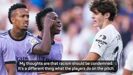 下载视频: Xavi surprised to see Vinicius red card overturned after racism storm