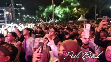 PADI REBORN MANGGUNG DI SIMPANG LIMA GUMUL KEDIRI