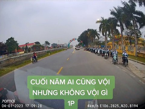 Bác tài dừng xe cho học sinh qua đường an toàn: Nhanh chậm gì vài phút mà không nhường
