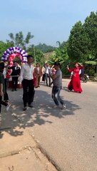 Lấy vợ gần, chàng trai dùng xe kéo rước ngàng về dinh: Xe gì cũng được miễn là hạnh phúc