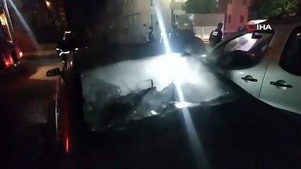 Park halindeki otomobil kundaklandı