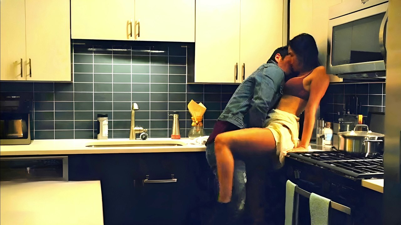 Sleep Tight Movie Explained In Hindi | Hollywood Movies Explained