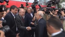 Kılıçdaroğlu'nu, Zafer Partisi Genel Merkezi önünde Ümit Özdağ karşıladı