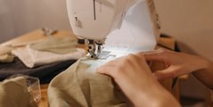 Comment réparer un vêtement décousu à la machine ?