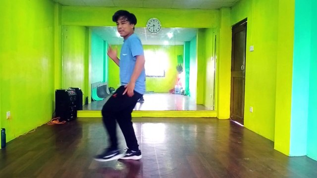 Zin 107-5 = 102 Mano Clap Clap zumba zin 102 _ zumba class GUAN GUAN BY CRAZY DESIGN ZUMBA HECTOR DANCE ft. Manoj Chhetri (RASKIN) Zumaba fitness dance zin volume 107