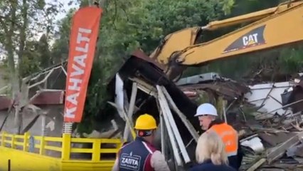 Kaçak kafelerden biri daha İBB tarafından yıkıldı