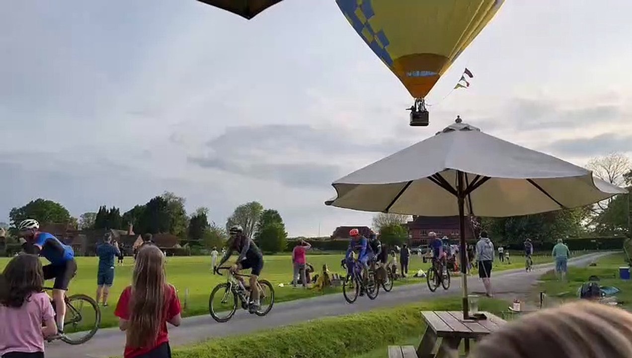 Hot air balloon stops play for Chiddingfold under-tens and Blackheath under-tens