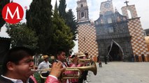 Se realiza fiesta patronal en Santiago Xantinzintla, acostumbrados a la presencia del Popocatépetl