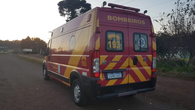Com faróis apagados e dirigindo em zigue-zague, homem é detido pela Polícia Militar